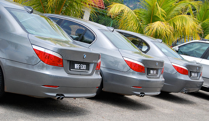 The E60 BMW 5-Series here is offered in 523i, 523i SE, 525i Sports, 