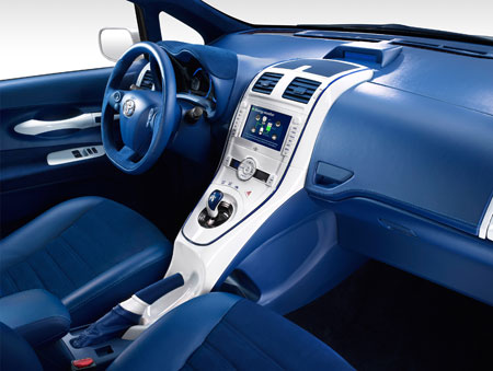 Toyota Auris Interior. Toyota Auris HSD