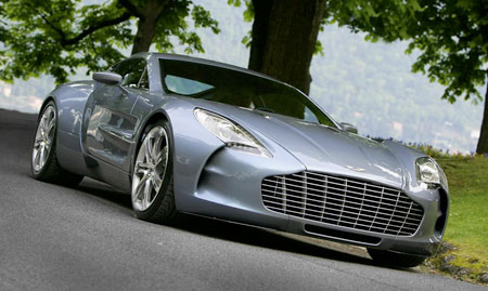 The semimysterious Aston Martin One77 has finally been unveiled at the 