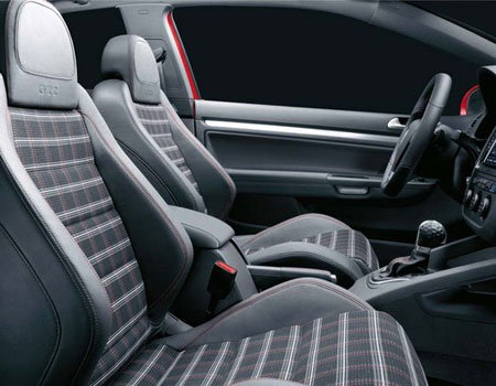 This special Golf GTI features featuring vintage tartan Interlagos fabric 