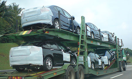 A few readers have spotted the new 2009 Honda City being transported on 